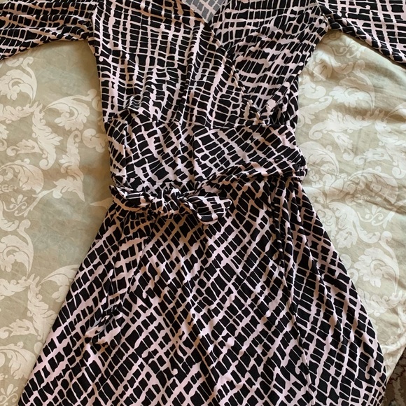 JONES NY, Wrap Dress~Black & White ~ 10 ~Figure Flattering Date Night Great Tw… - Picture 2 of 8